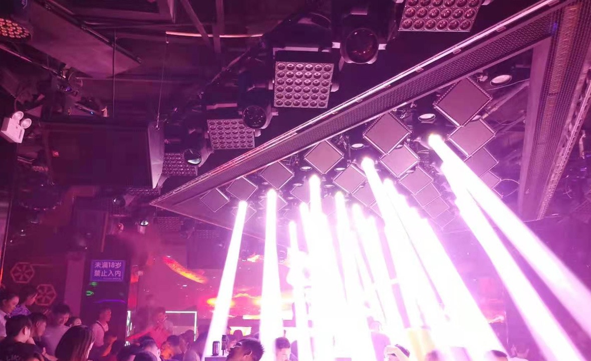 Project-Future-Party-Pair-Bar-in-Jinjiang-Town,-Chengmai-County03